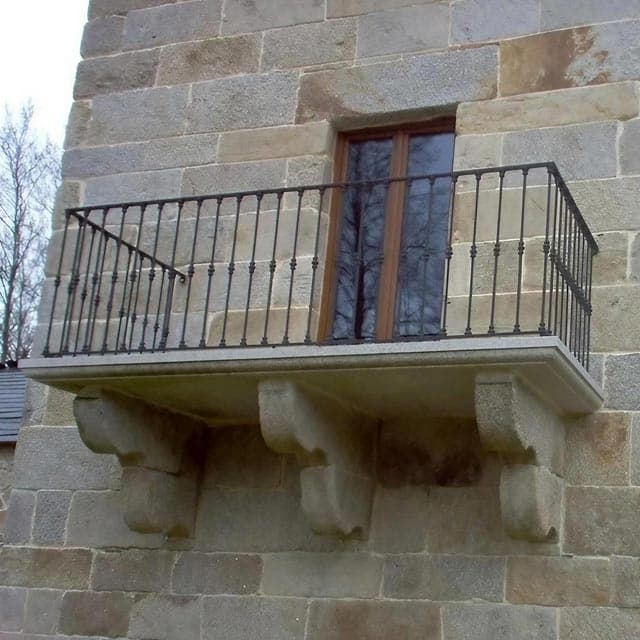 Galería de trabajos de carpintería metálica en Outeiro de Rei